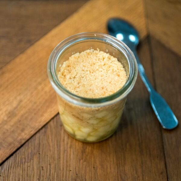 Crumble aux pommes et caramel au beurre salé