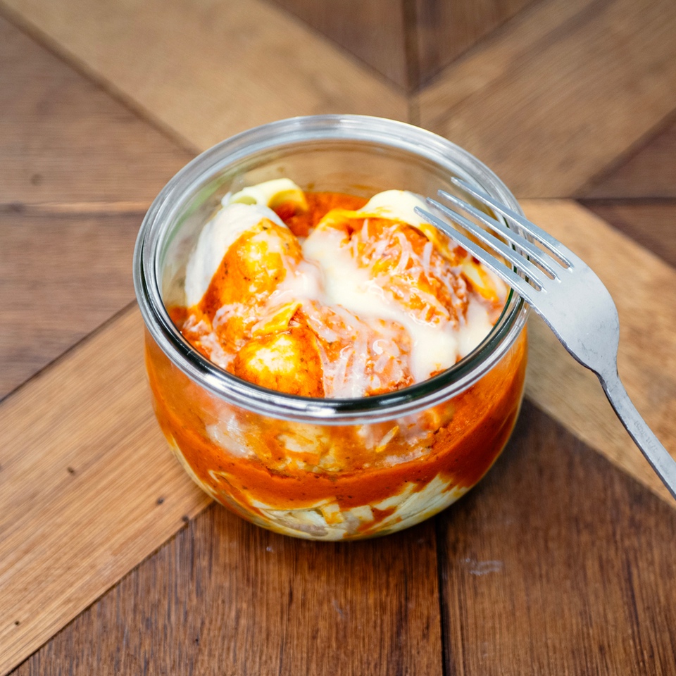 Boulettes de volailles, sauce tomate orange basilic, purée