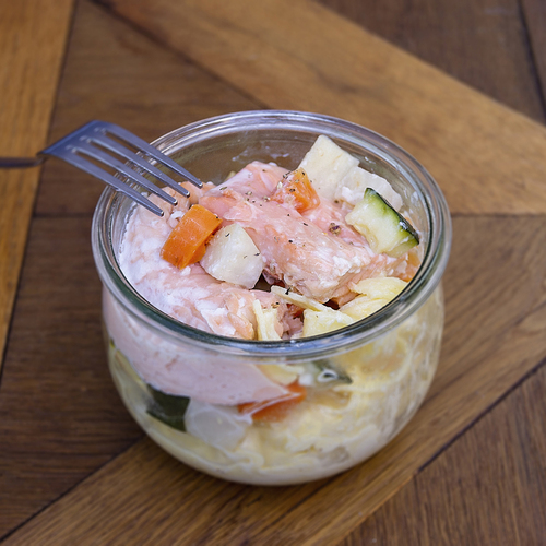 Tagliatelles au saumon et petits légumes